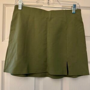 American Eagle Outfitters Olive Mini Skort Size S Like New